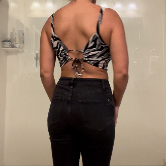 Blue Jasmine Crop Tops - Picture 4 of 4